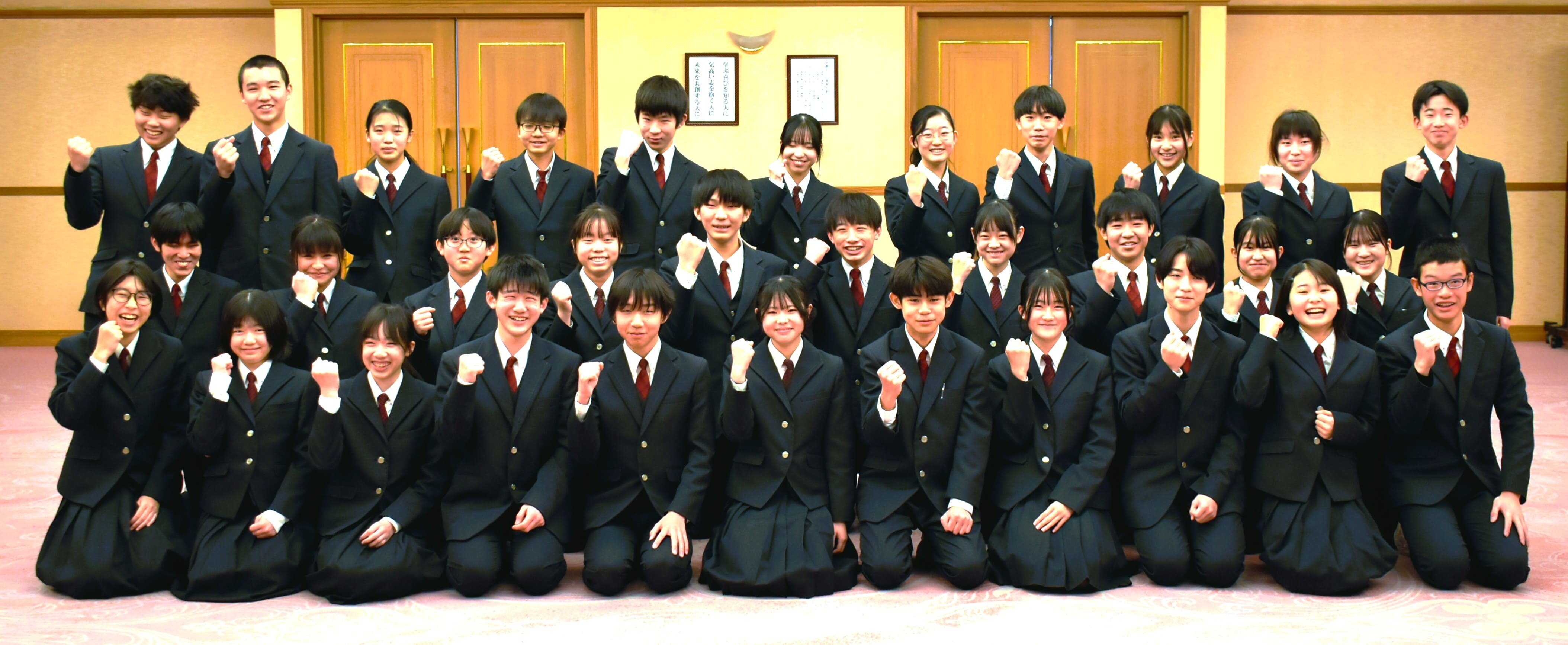 DSC_3571 R8生徒会 総会後8年集合写真 欠席者あり.jpg