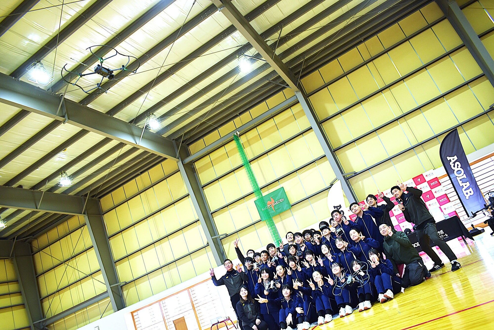 2-05　集合写真　下からの　DSC_6147 - コピー.jpg